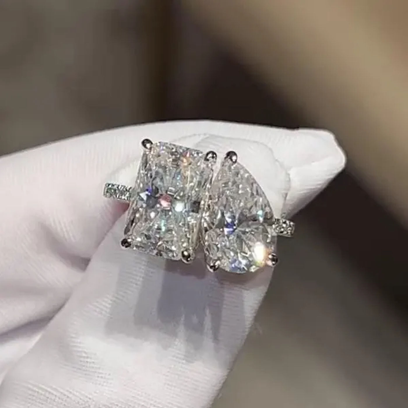 18K White Gold Halo Engagement Ring